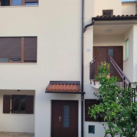 Apartment Irena-Pula Marina מראה חיצוני תמונה